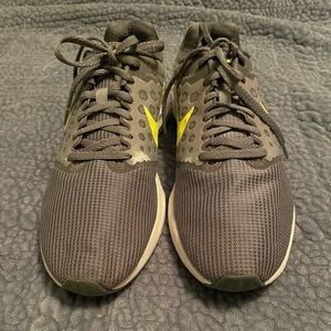 Grey Mens Nike Tennis Shoes